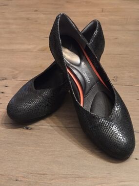 Rockport Total Motion truTECH Black Snakeskin Block Heel Pumps Size 8 Comfort